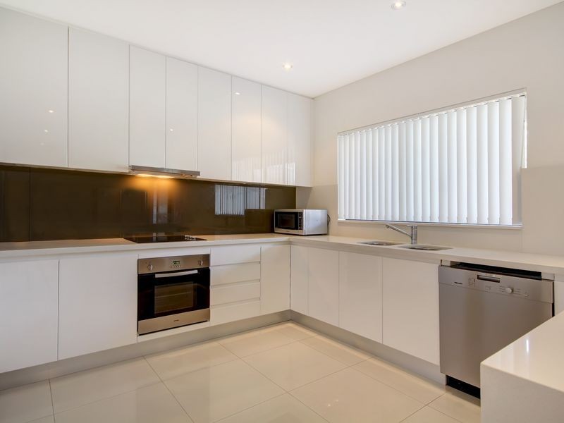 37 Jacques Avenue, Peakhurst NSW 2210