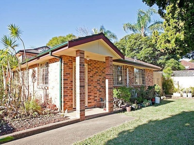 1/2 Grey Street, Carlton NSW 2218