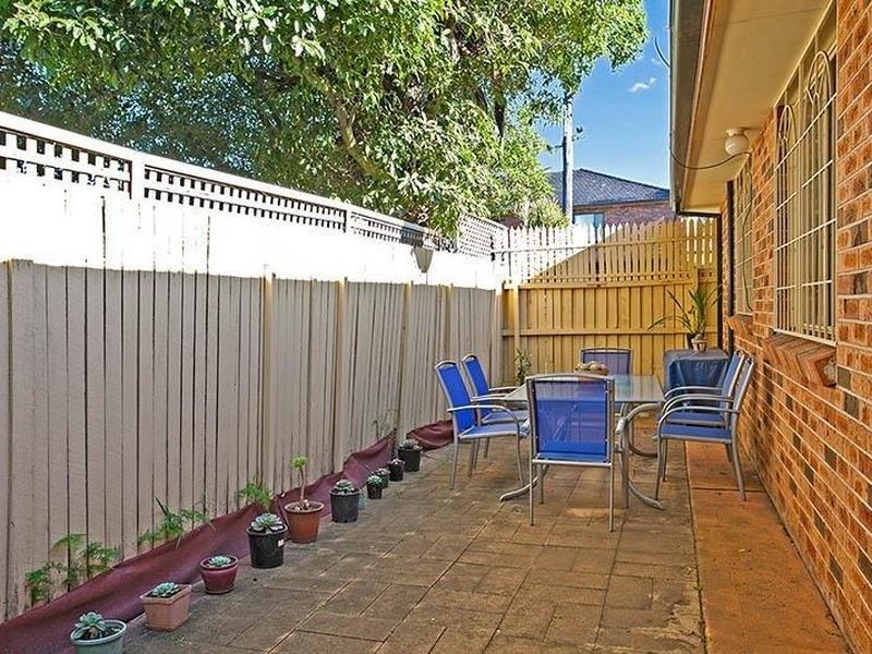 1/2 Grey Street, Carlton NSW 2218