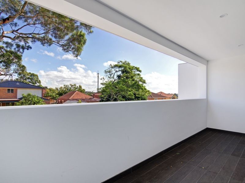 165 Carrington Avenue, Hurstville NSW 2220