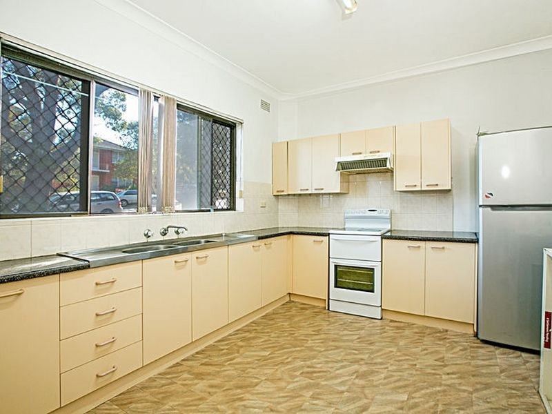 3/10 St Georges Pde, Hurstville NSW 2220