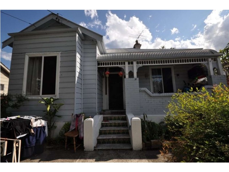 5 Innesdale Road, Wolli Creek NSW 2205