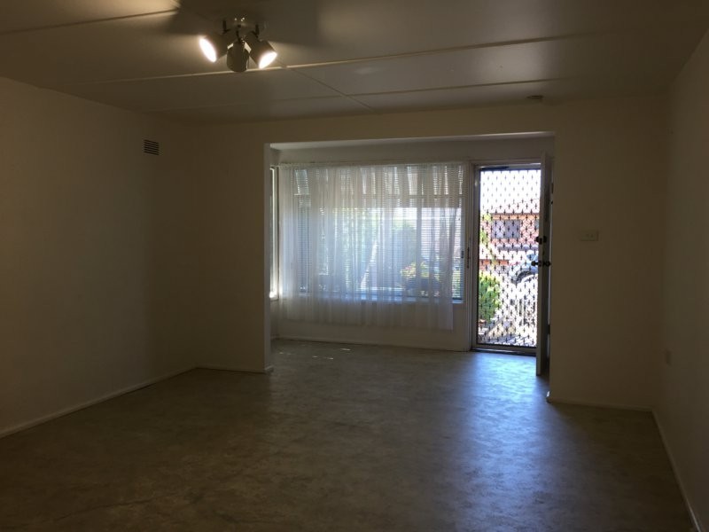 2/53a Cronulla Street, Carlton NSW 2218