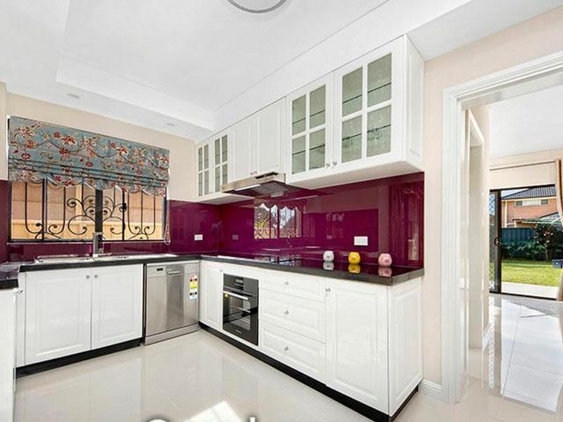 8 Lawrence Street, Peakhurst NSW 2210