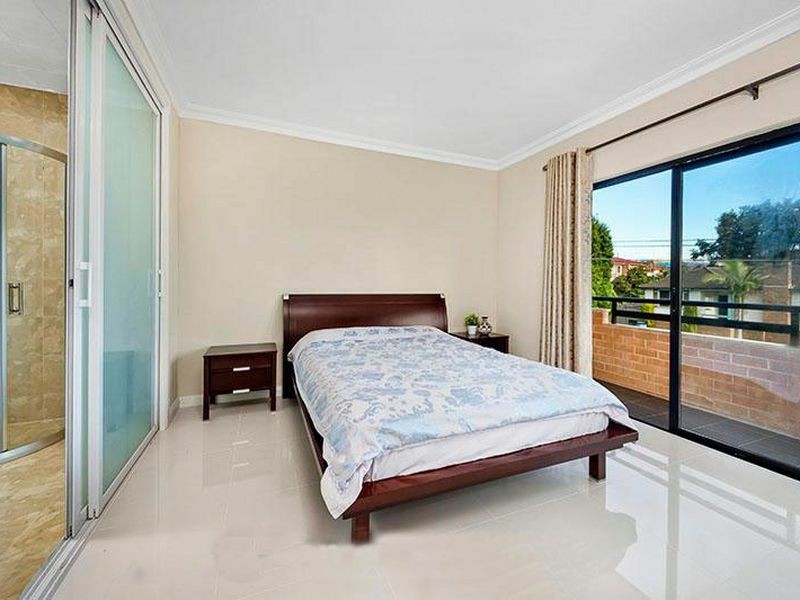 8 Lawrence Street, Peakhurst NSW 2210