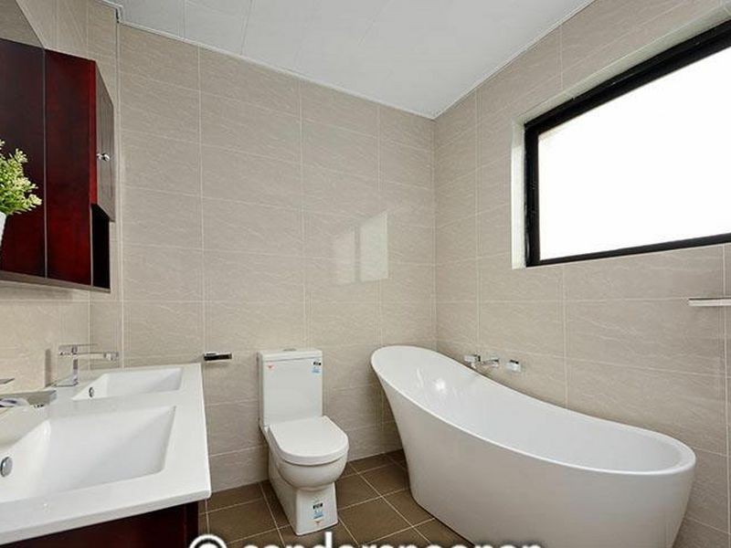 8 Lawrence Street, Peakhurst NSW 2210