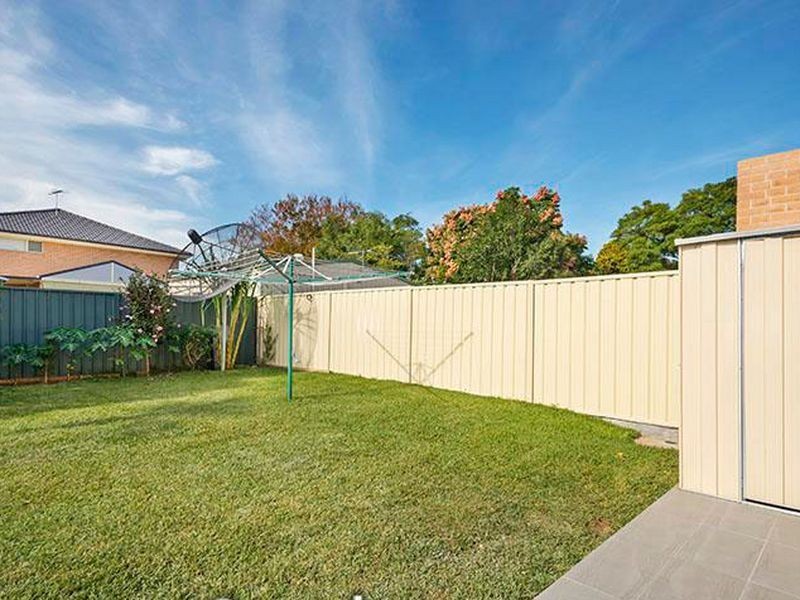 8 Lawrence Street, Peakhurst NSW 2210