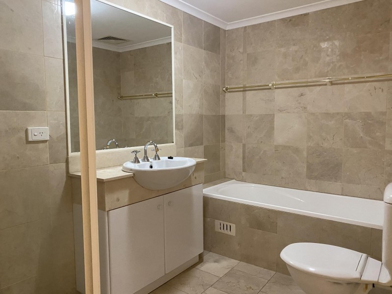 18/2 Bridge Street, Hurstville NSW 2220