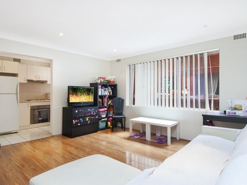 2/15 Thurlow Street, Riverwood NSW 2210