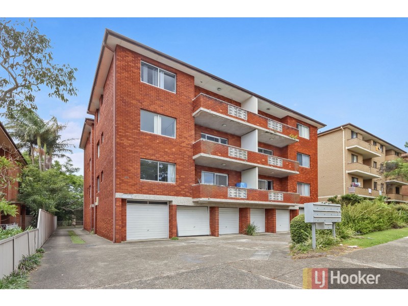 8/22 High Street, Carlton NSW 2218