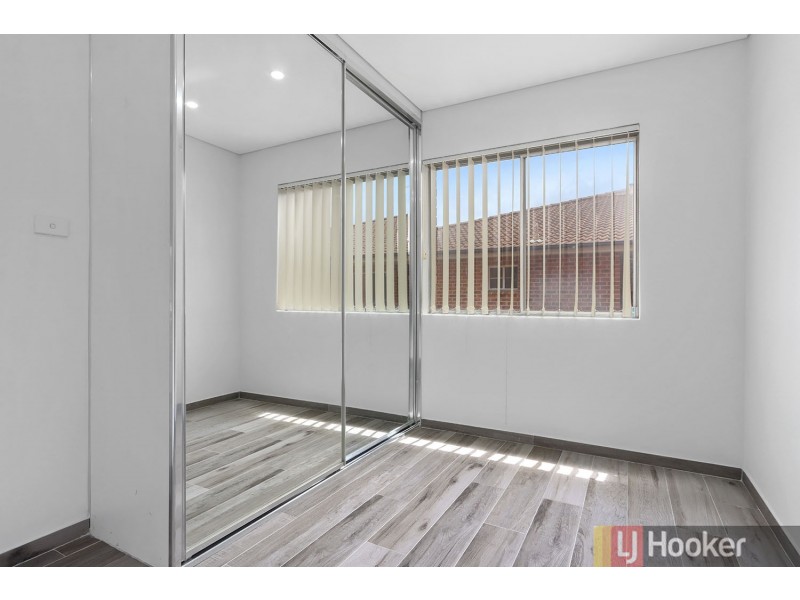 8/22 High Street, Carlton NSW 2218