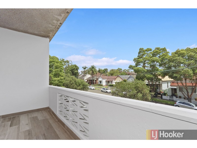 8/22 High Street, Carlton NSW 2218