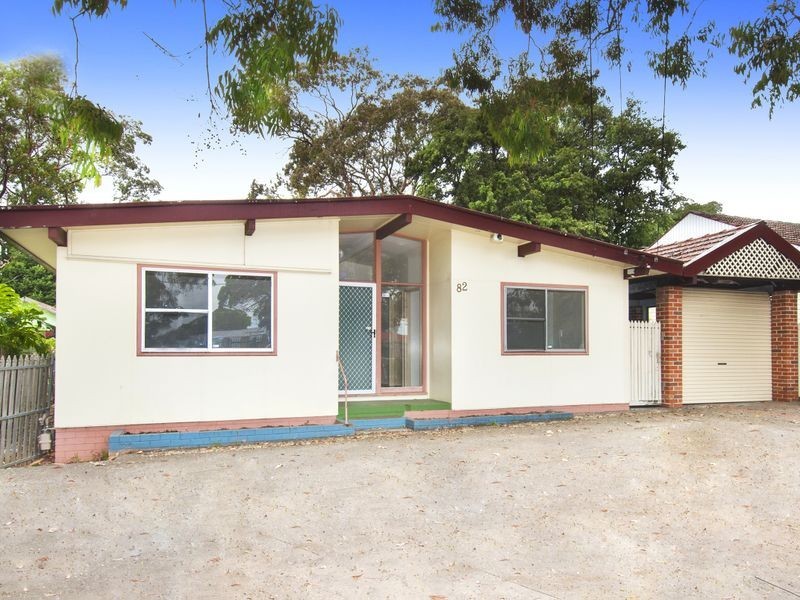 82 Belmore Road, Peakhurst NSW 2210