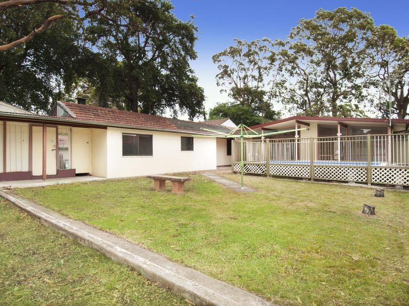 82 Belmore Road, Peakhurst NSW 2210