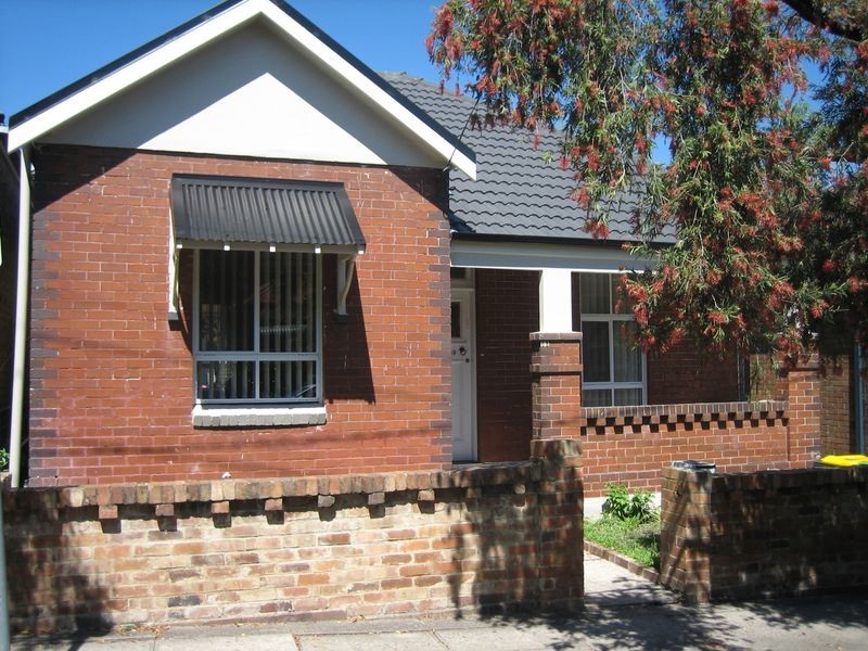 68 Station Street, Tempe NSW 2044
