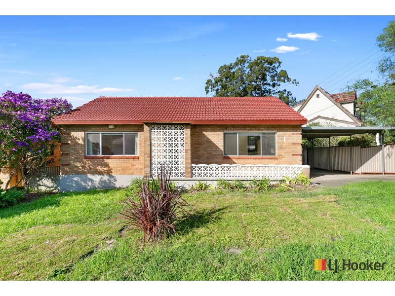 1 Hannons Avenue, Peakhurst NSW 2210