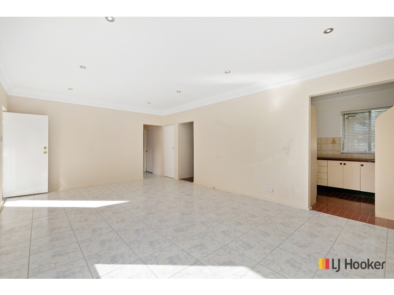 1 Hannons Avenue, Peakhurst NSW 2210