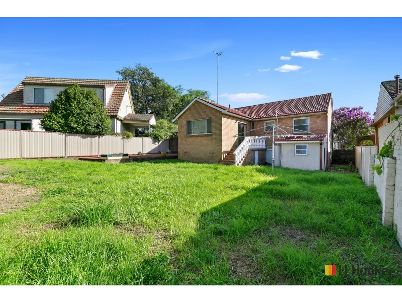 1 Hannons Avenue, Peakhurst NSW 2210