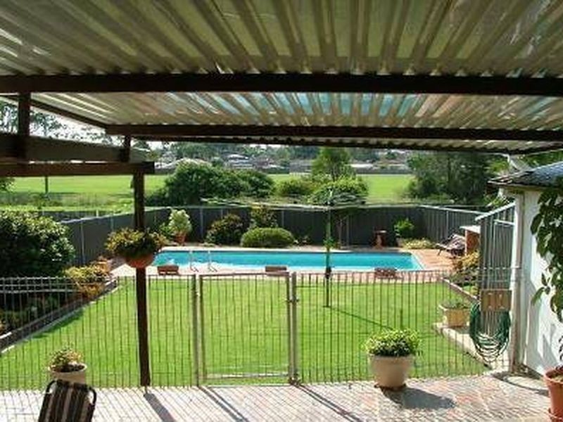 33 Amalfi Street, Lurnea NSW 2170