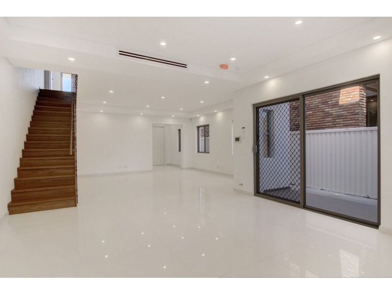 165 Carrington Avenue, Hurstville NSW 2220