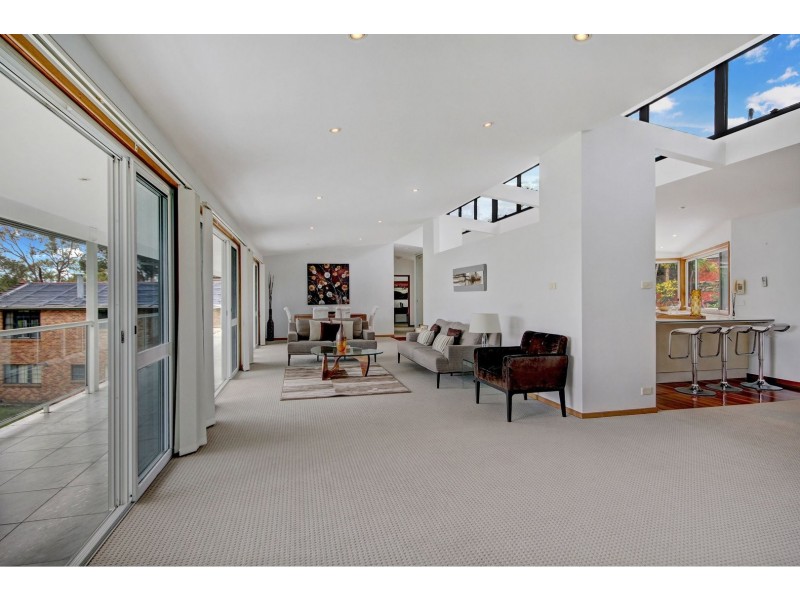 37 Grandview Cres, Lugarno NSW 2210