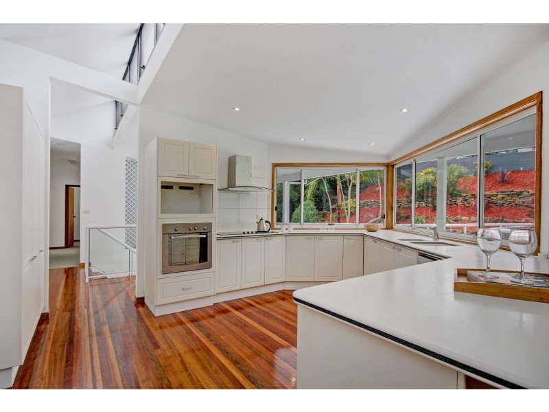 37 Grandview Cres, Lugarno NSW 2210