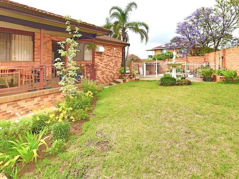 6 Buckland Road, Casula NSW 2170