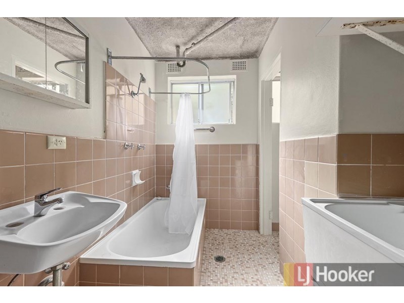 2/60 The Avenue, Hurstville NSW 2220