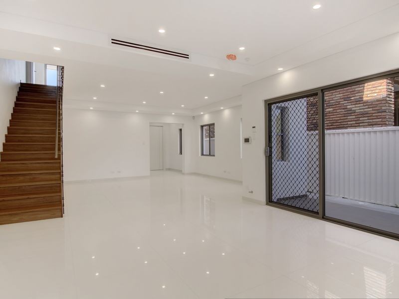 165 Carrington Avenue, Hurstville NSW 2220