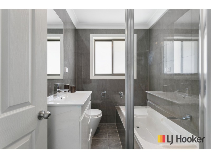 661 Henry Lawson Drive, East Hills NSW 2213