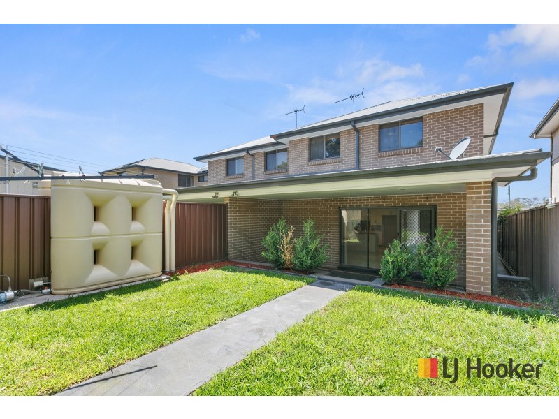 661 Henry Lawson Drive, East Hills NSW 2213