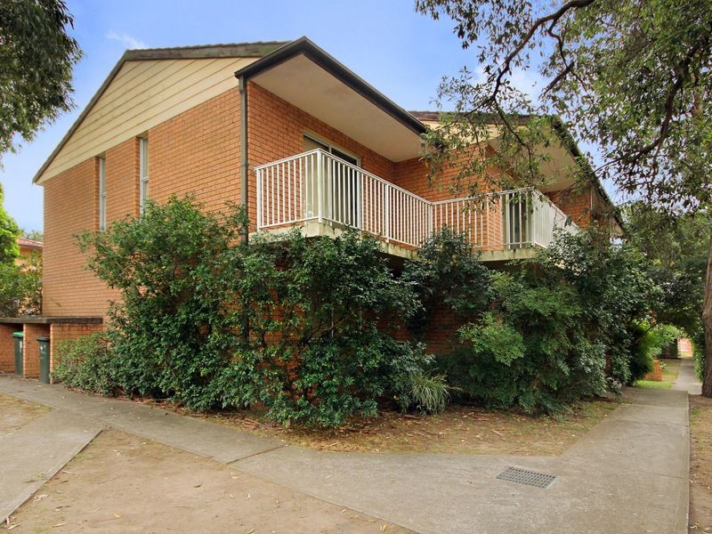 8/77 Woniora Road, Hurstville NSW 2220