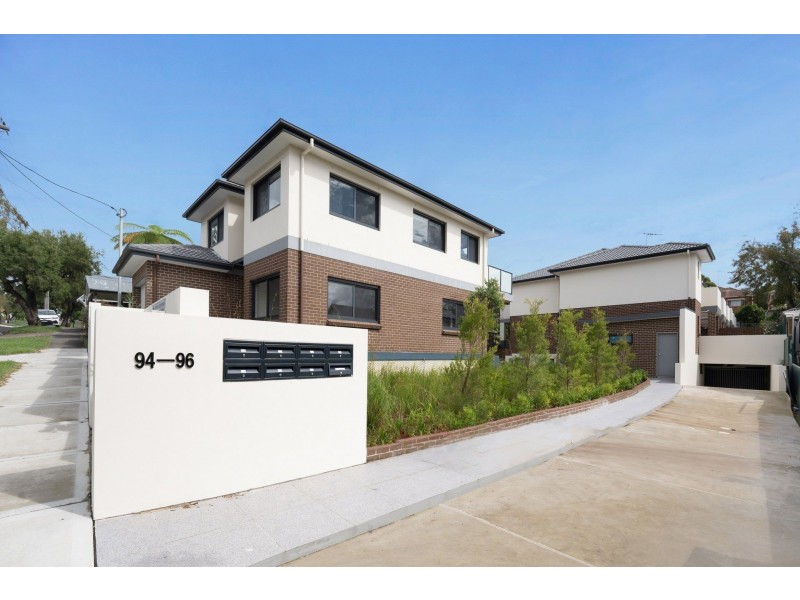 2/94-96 Warialda St, Kogarah NSW 2217