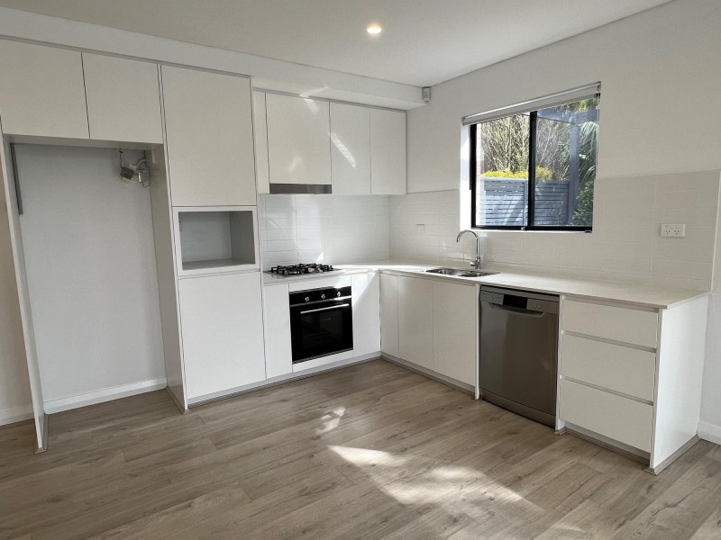 4/26-28 Gover Street, Peakhurst NSW 2210