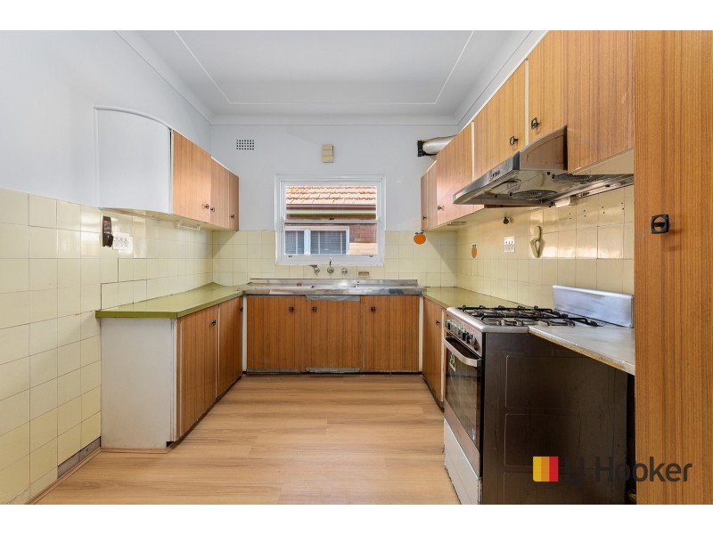 6 Vicliffe Avenue, Campsie NSW 2194