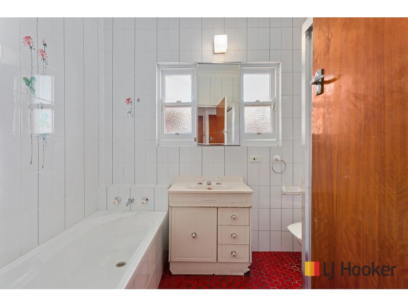6 Vicliffe Avenue, Campsie NSW 2194
