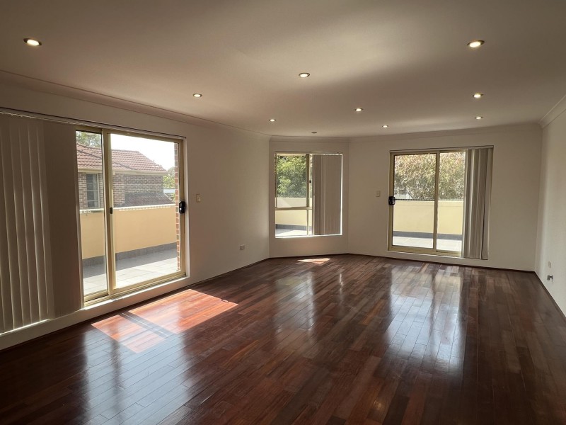 23/8-12 Bond Street, Hurstville NSW 2220