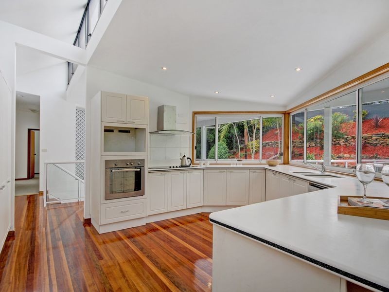 37 Grandview Cres, Lugarno NSW 2210