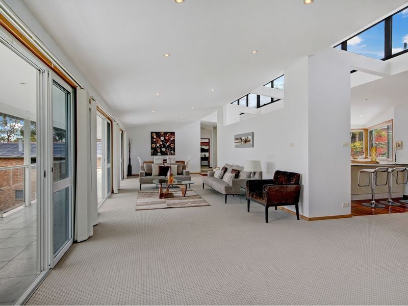 37 Grandview Cres, Lugarno NSW 2210