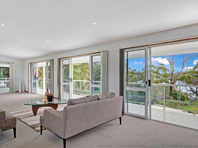 37 Grandview Cres, Lugarno NSW 2210