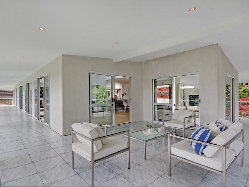 37 Grandview Cres, Lugarno NSW 2210