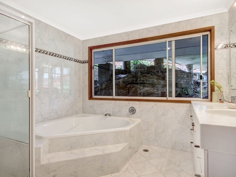 37 Grandview Cres, Lugarno NSW 2210