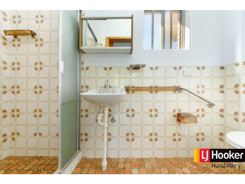 1/37 Nielsen Avenue, Carlton NSW 2218