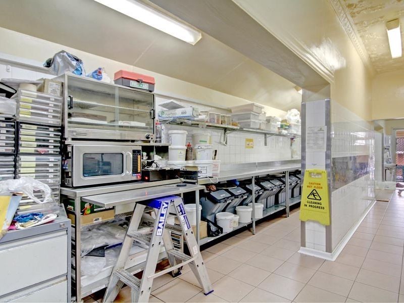 39 Jubilee Avenue, Carlton NSW 2218