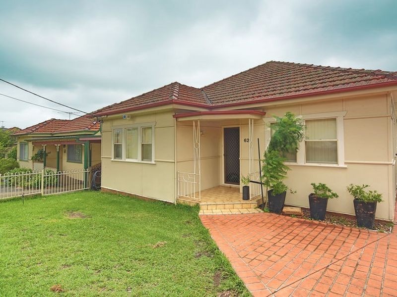62 Barnards Avenue, Hurstville NSW 2220