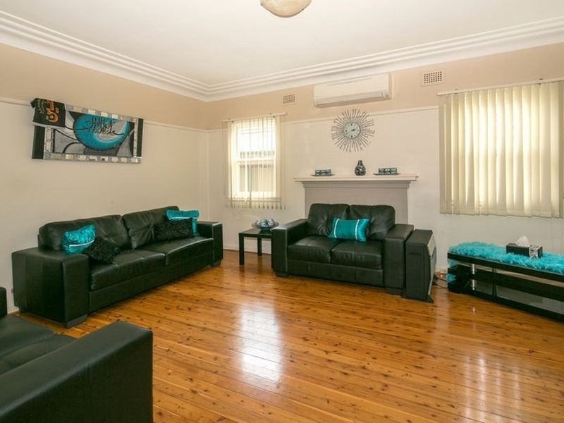 62 Barnards Avenue, Hurstville NSW 2220