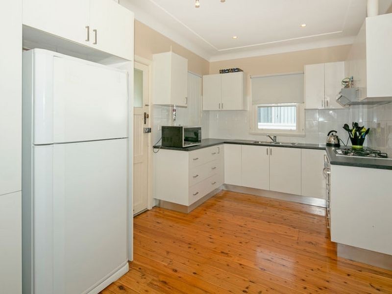 62 Barnards Avenue, Hurstville NSW 2220