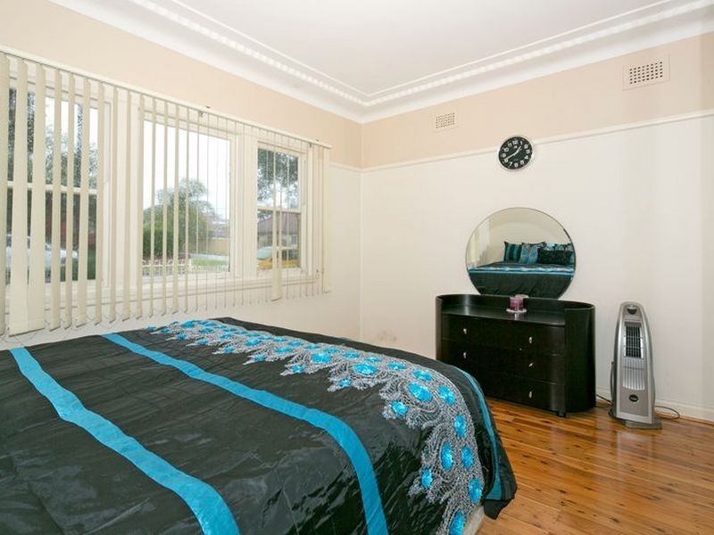 62 Barnards Avenue, Hurstville NSW 2220
