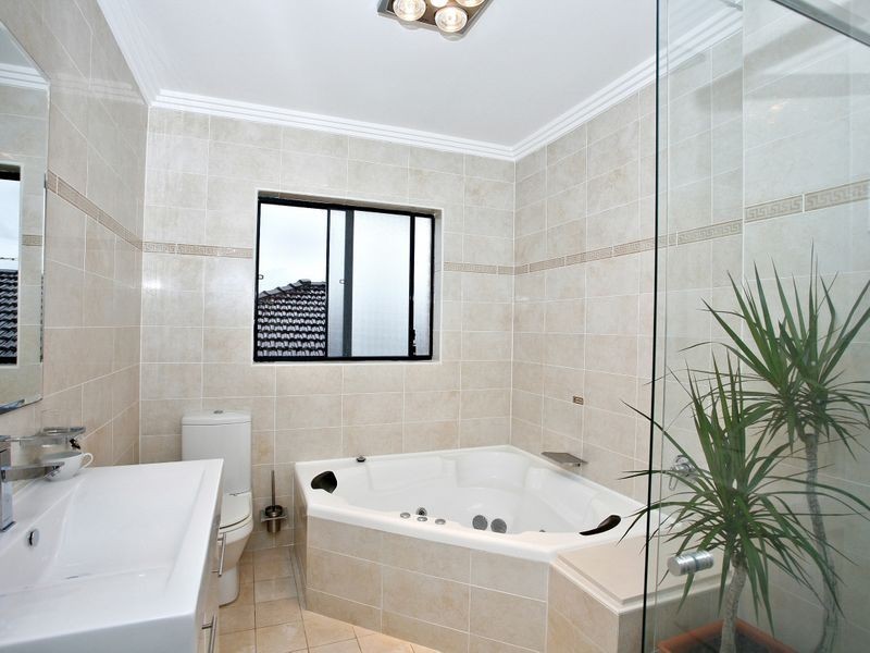 24 Kenyon Road, Bexley NSW 2207