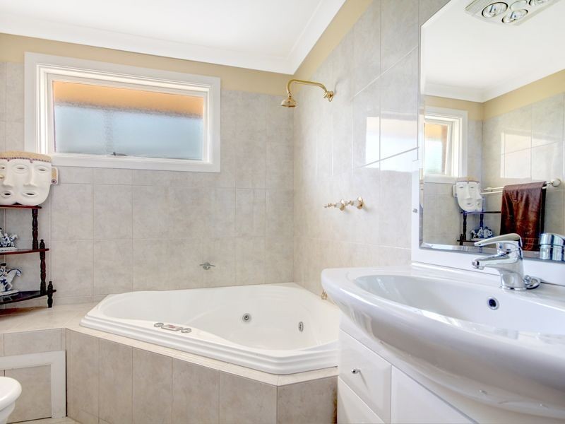 70 Wayne Avenue, Lugarno NSW 2210